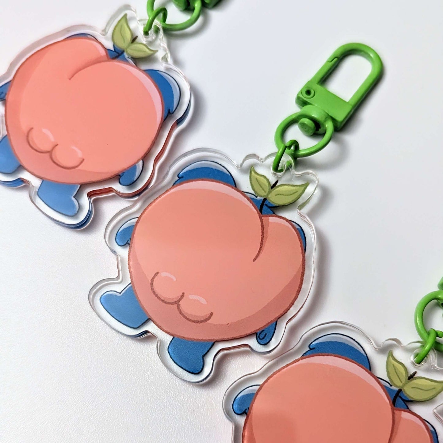 A75: Ozzie Peachy Keychain